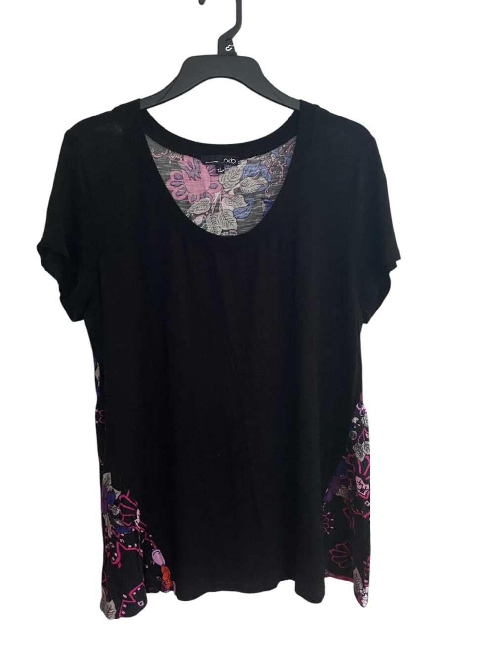 RXB Black Short Sleeve Blouse Floral Accents Women's LARGE